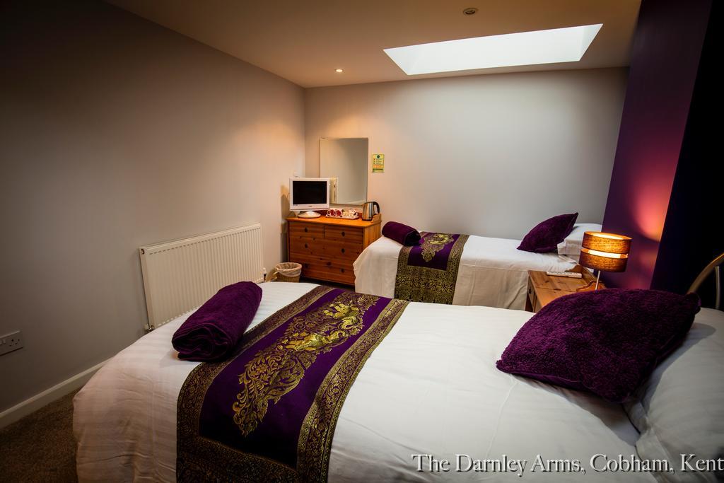 The Darnley Arms Hotel Gravesend Room photo